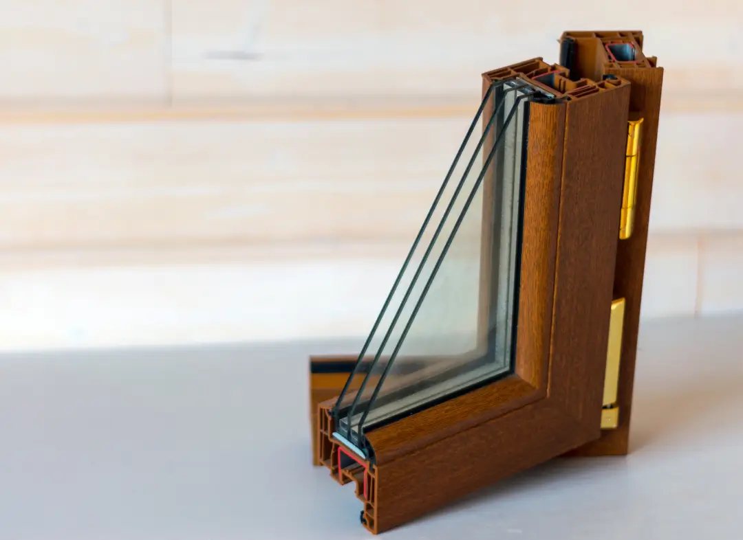 Installation de fenêtre en bois sur mesure La Garnache